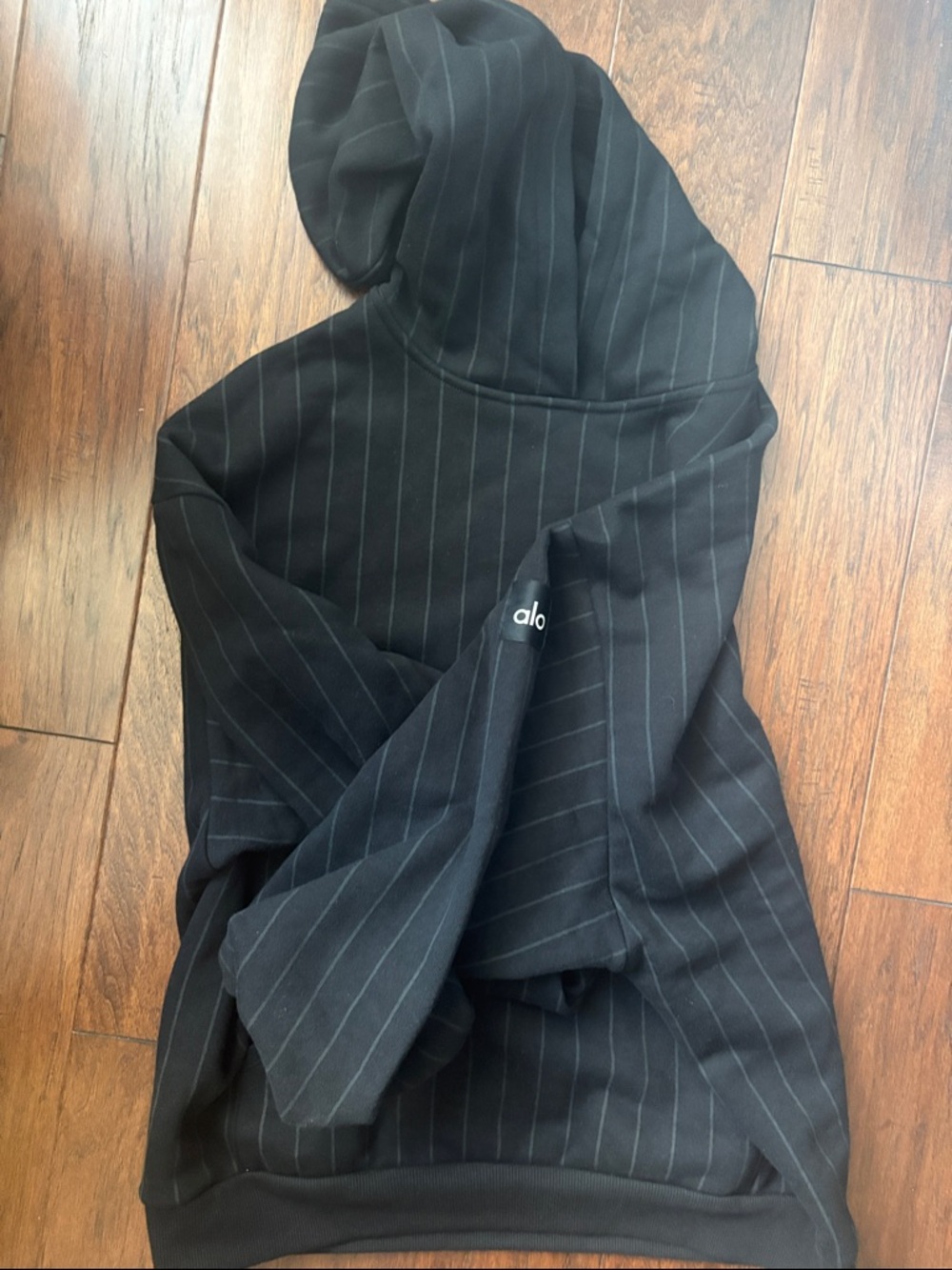 (#19) Alo Yoga Pinstripe Hoodie -black - Picture 7 of 8